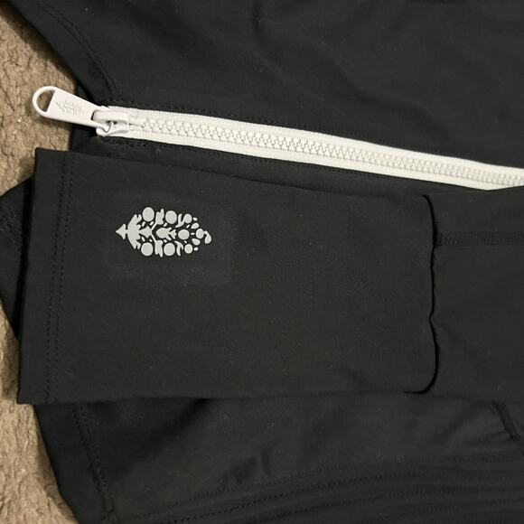 Free People Movement Women's Playin' For Keeps Layer Black Jacket Size Small - Picture 5 of 8